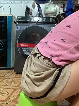 Snapshot of Mei-Mei89 chatting on September 2025 11:27:02 PM Mei-Mei89 online show from September 2025 11:27:02 PM