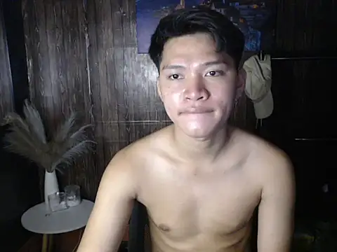 Helleron online show from November 2025 03:46:01 PM