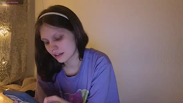 Snapshot of Lunliss chatting on February 2026 09:33:02 PM Lunliss online show from February 2026 09:33:02 PM