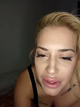 Snapshot of hacheacca chatting on November 2025 10:52:02 PM hacheacca online show from November 2025 10:52:02 PM