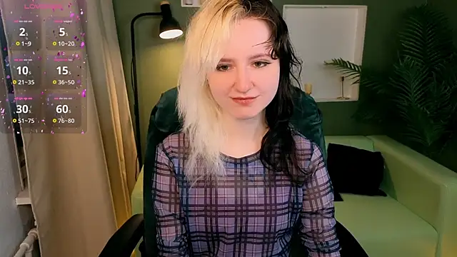 Snapshot of girl_next_doorr chatting on May 2026 01:08:01 PM girl next doorr online show from May 2026 01:08:01 PM