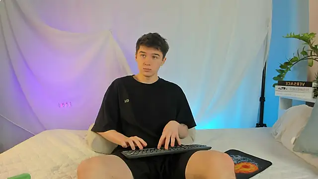 SherlockMax online show from February 2026 04:44:01 AM