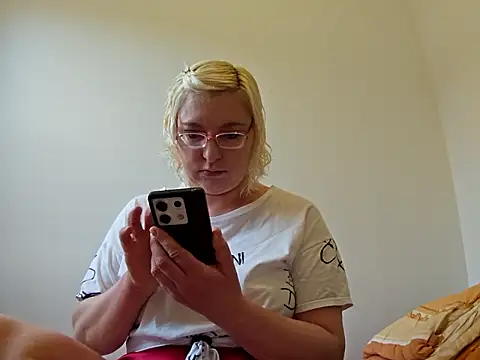 VikaKing online show from January 2026 10:32:01 AM