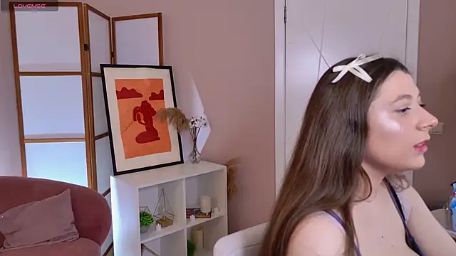 Queen Michelle  online show from November 2025 09:16:01 PM