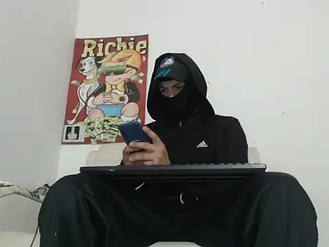 Thomasjons  online show from November 2025 12:43:02 AM