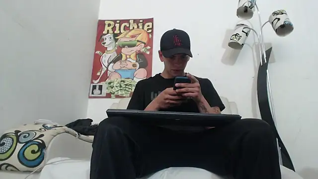 Thomasjons  online show from November 2025 03:01:02 PM