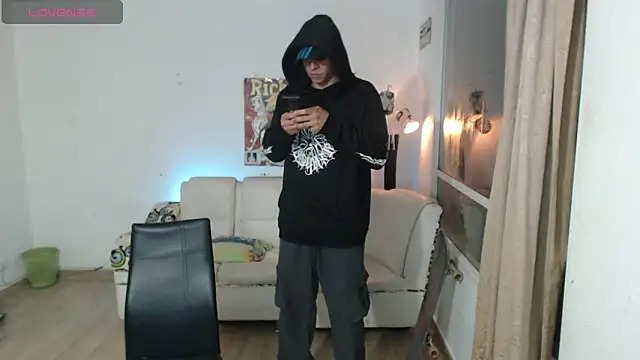 Thomasjons  online show from April 2026 03:02:01 AM