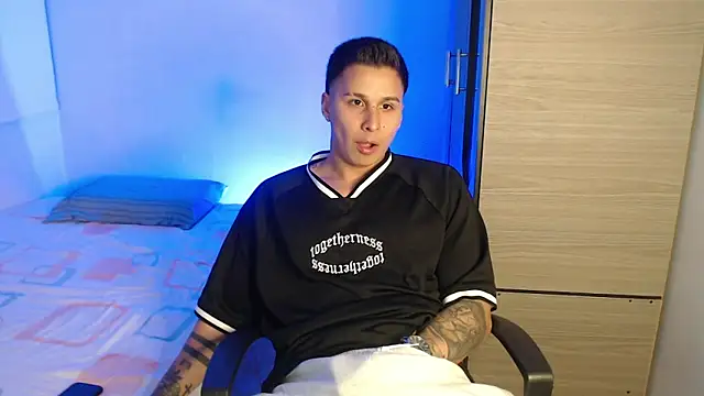 Snapshot of valentinosex1 chatting on February 2026 11:03:02 PM valentinosex1 online show from February 2026 11:03:02 PM