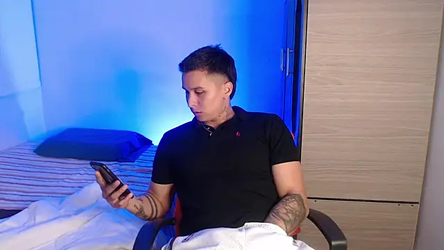 Snapshot of valentinosex1 chatting on February 2026 11:38:01 PM valentinosex1 online show from February 2026 11:38:01 PM