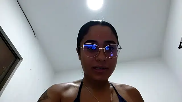 Snapshot of Daislalezma chatting on October 2025 05:00:02 AM Daislalezma online show from October 2025 05:00:02 AM
