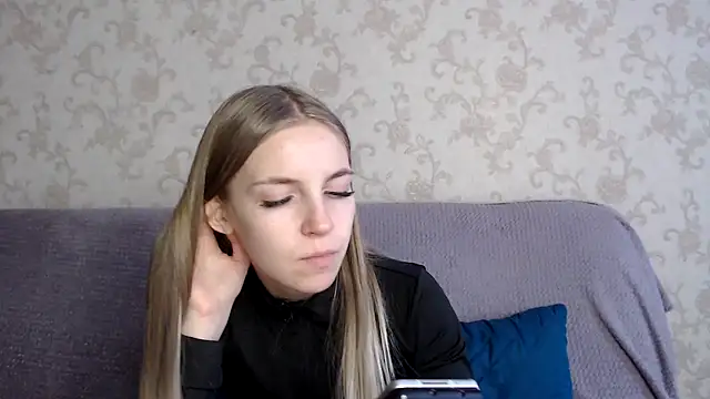 HitGyrl online show from November 2025 08:09:02 AM