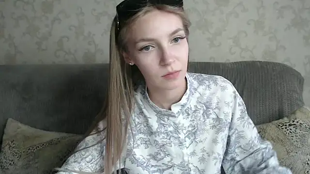 HitGyrl online show from June 2026 02:33:01 PM