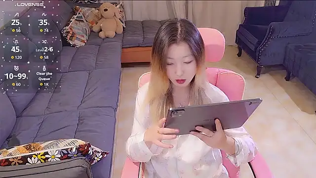 Deserve E online show from October 2025 01:11:01 PM