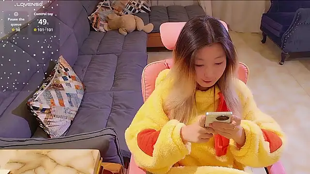 Deserve E online show from October 2025 01:03:02 PM