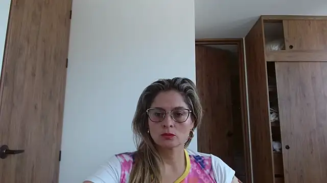 linda-mature43 online show from November 2025 03:01:01 PM