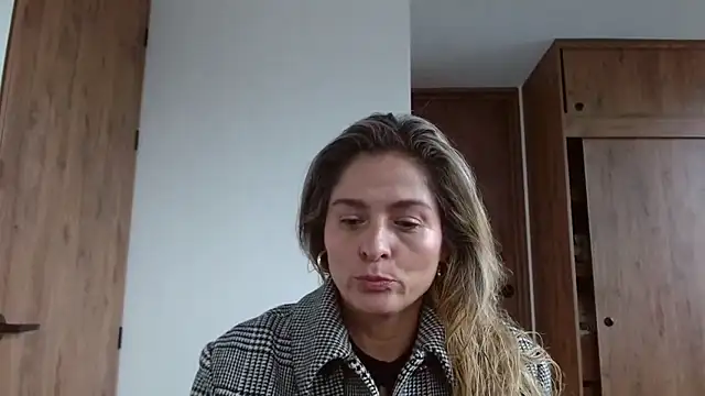 linda-mature43 online show from November 2025 04:47:01 PM