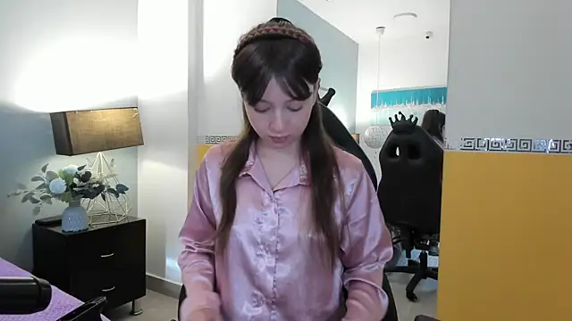 Snapshot of VioletaNova chatting on April 2026 12:29:02 PM VioletaNova online show from April 2026 12:29:02 PM