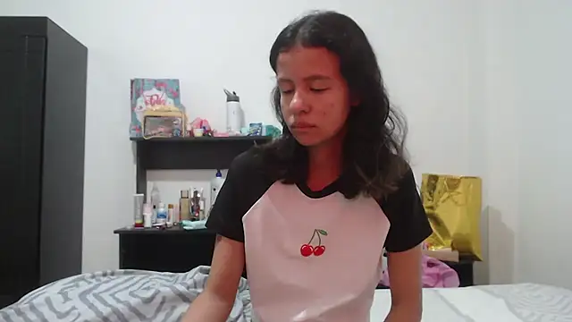 Snapshot of nathaly_jones_ chatting on June 2026 12:19:01 PM nathaly jones online show from June 2026 12:19:01 PM