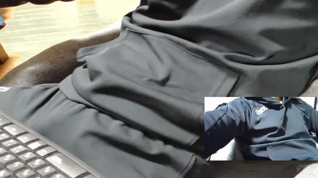 Yasu2000 online show from March 2026 01:42:01 AM