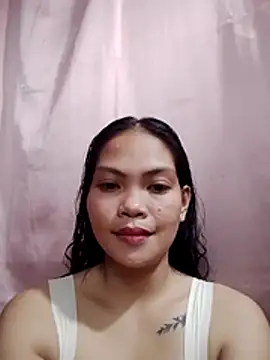 Snapshot of missluvv chatting on December 2025 02:17:02 AM missluvv online show from December 2025 02:17:02 AM