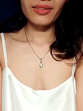 Hinna x online show from November 2025 05:29:02 AM