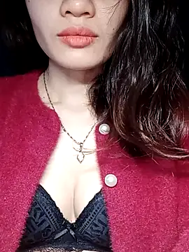 Hinna x online show from December 2025 08:59:01 PM