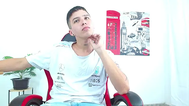 Cumandres18 online show from October 2025 01:50:01 PM