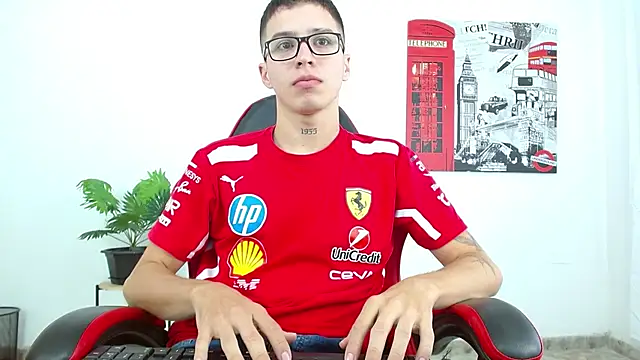 Cumandres18 online show from October 2025 02:06:02 PM