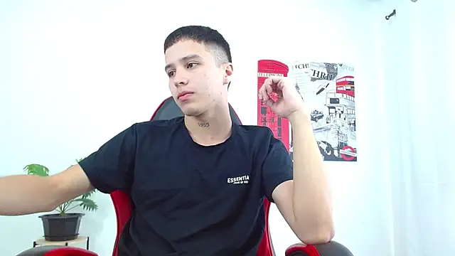 Cumandres18 online show from October 2025 02:19:01 PM