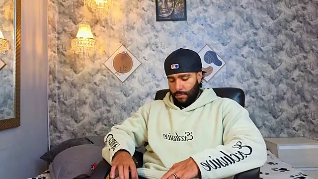 Apolo rousse1 online show from January 2026 10:48:02 PM