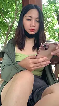 Snapshot of zhizhinaigai chatting on April 2026 04:27:01 AM zhizhinaigai online show from April 2026 04:27:01 AM