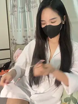 Snapshot of Dior_baby chatting on October 2025 06:42:02 AM Dior baby online show from October 2025 06:42:02 AM