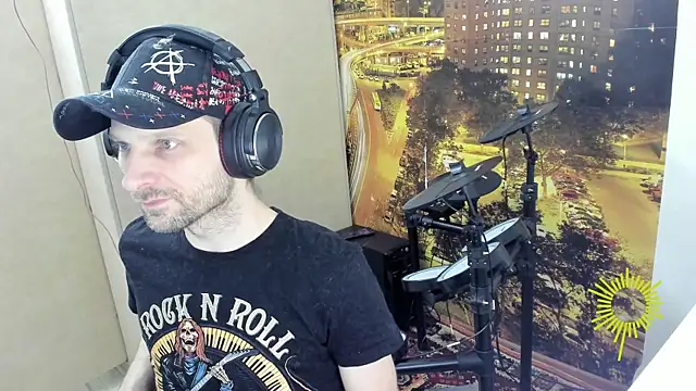 CrazyHappy25 online show from January 2026 04:31:02 PM