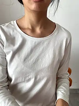 Snapshot of MengMeng0515 chatting on November 2025 04:22:01 AM MengMeng0515 online show from November 2025 04:22:01 AM