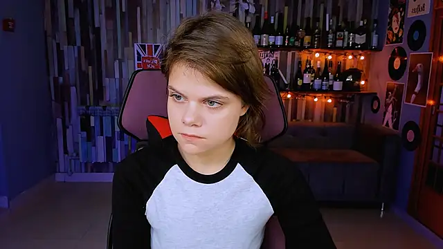 EllieMurler online show from November 2025 09:09:01 AM