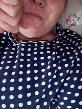 Snapshot of Uzhili chatting on October 2025 06:43:01 PM Uzhili online show from October 2025 06:43:01 PM