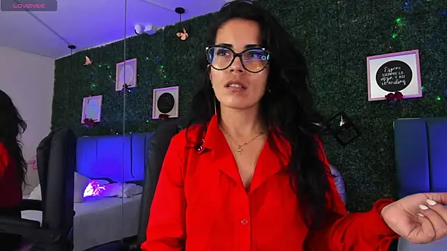 Linagh  online show from November 2025 11:54:02 AM