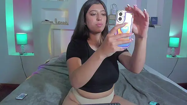 Bella  Lane online show from October 2025 07:37:01 PM