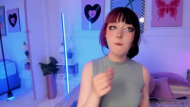 Snapshot of Zoe_Lynch_ chatting on July 2026 12:00:02 PM Zoe Lynch online show from July 2026 12:00:02 PM