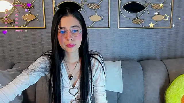 Snapshot of laraa_jeean chatting on June 2026 07:02:02 PM laraa jeean online show from June 2026 07:02:02 PM