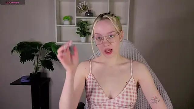 R0cket bunny online show from May 2026 12:26:02 AM