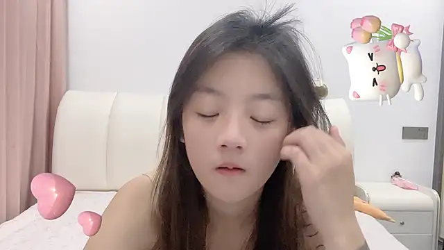 A 18 girls online show from October 2025 11:07:01 PM
