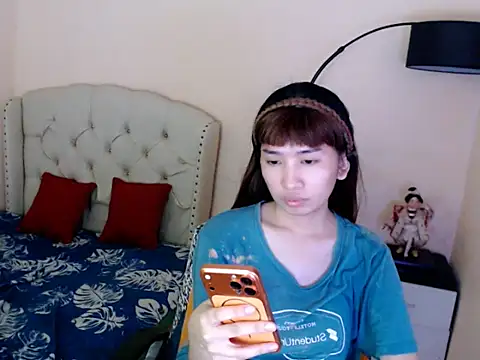 Snapshot of ShantalFoxxy_ chatting on June 2026 12:32:02 AM ShantalFoxxy online show from June 2026 12:32:02 AM