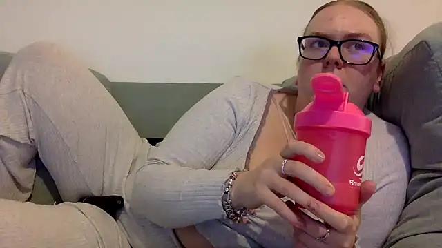 Snapshot of gracelovesxx chatting on January 2026 02:11:02 PM gracelovesxx online show from January 2026 02:11:02 PM