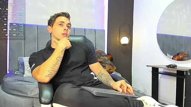 Liam walk  online show from September 2025 09:03:01 PM