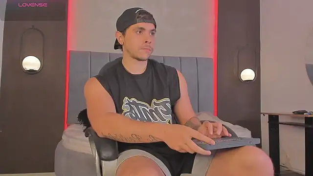 Liam walk  online show from March 2026 09:07:01 PM