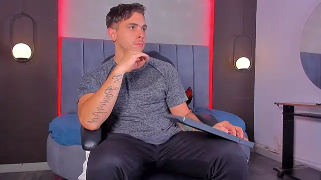 Liam walk  online show from April 2026 10:24:02 PM