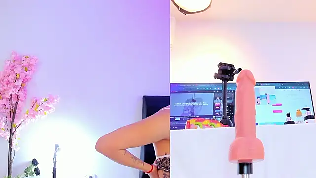 maily zanss online show from January 2026 07:50:01 PM