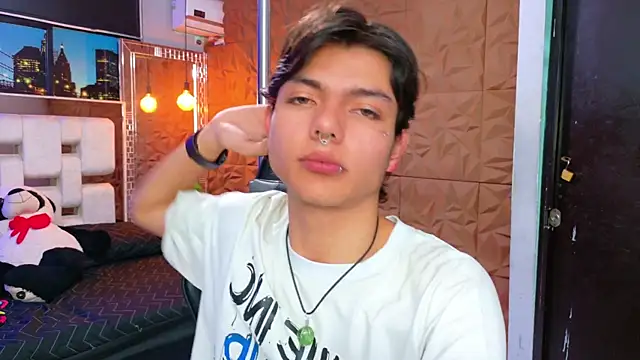 Snapshot of alandelrey57 chatting on September 2025 05:42:01 AM alandelrey57 online show from September 2025 05:42:01 AM