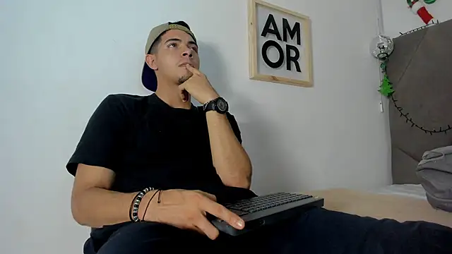 andrew colleman online show from November 2025 05:17:01 AM